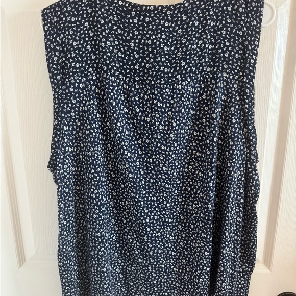 Loft Top- - Picture 4 of 5